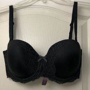 *Brand New* Victoria’s Secret Black Bra